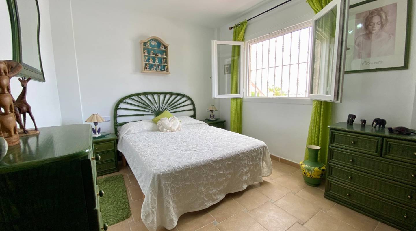 Resale - Villa  - Algorfa - Alicante