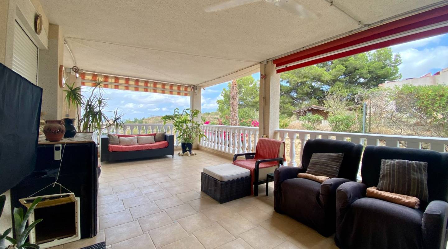 Resale - Villa  - Algorfa - Alicante