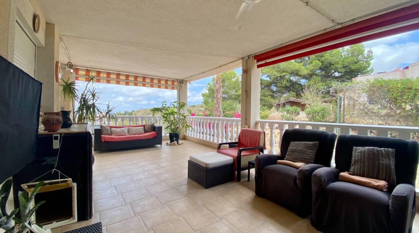 Resale - Villa  - Algorfa - Alicante