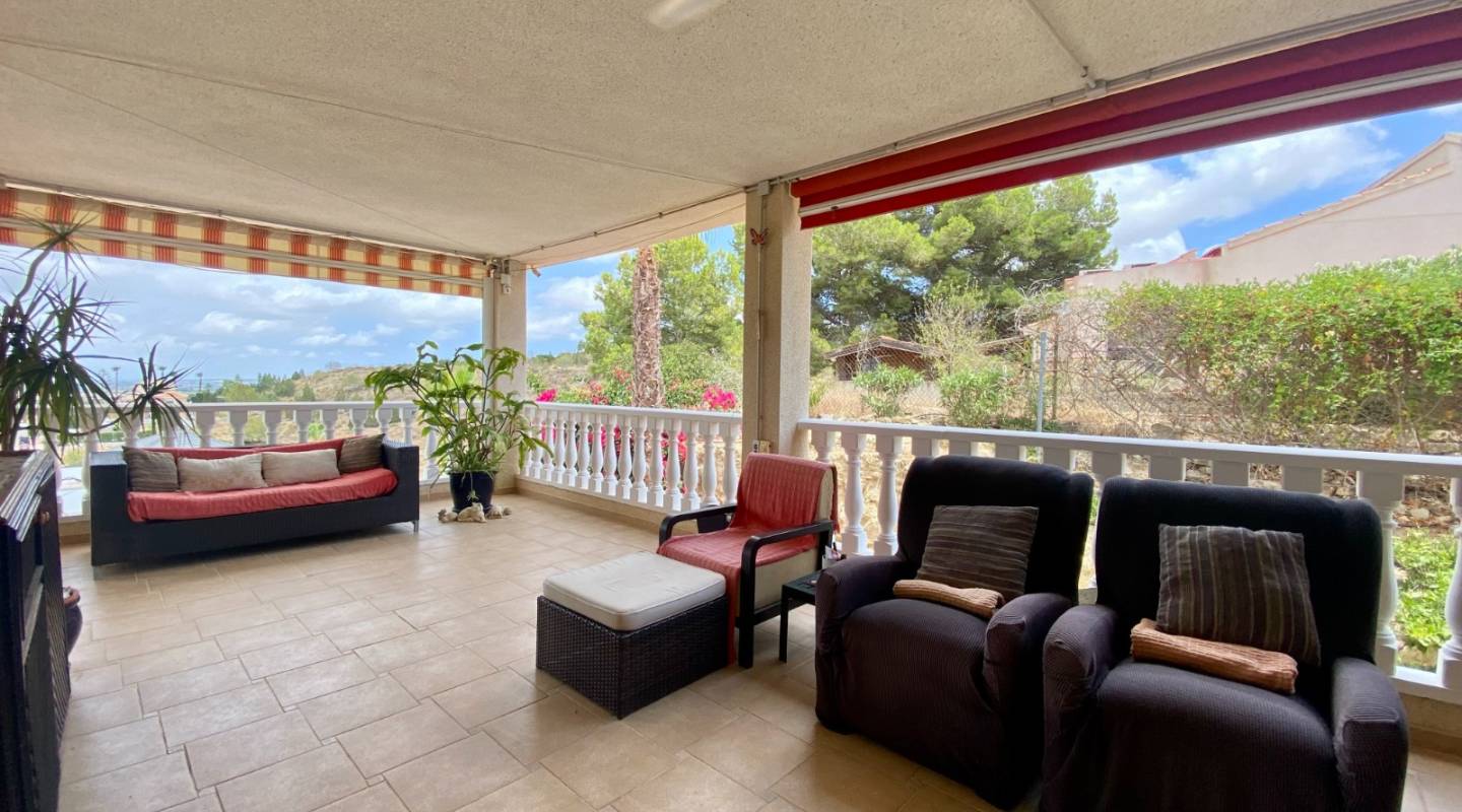 Resale - Villa  - Algorfa - Alicante