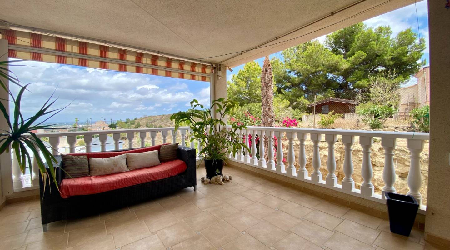 Resale - Villa  - Algorfa - Alicante