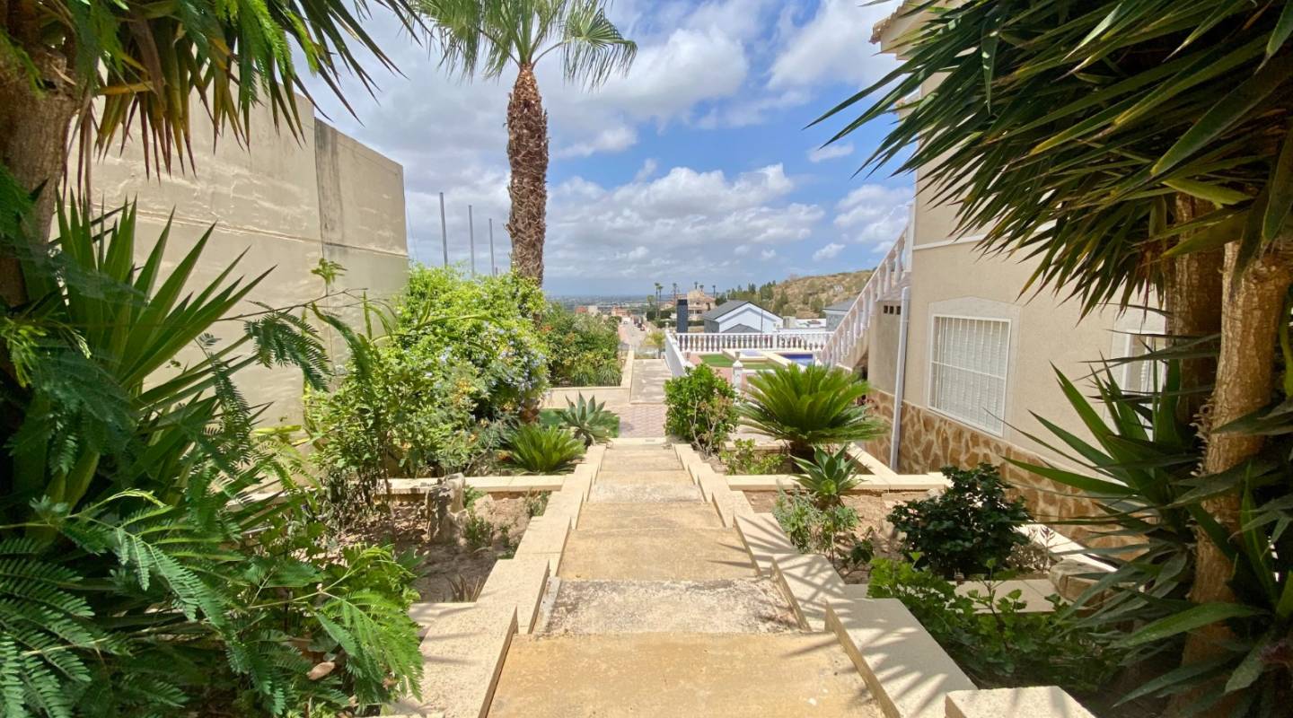 Resale - Villa  - Algorfa - Alicante