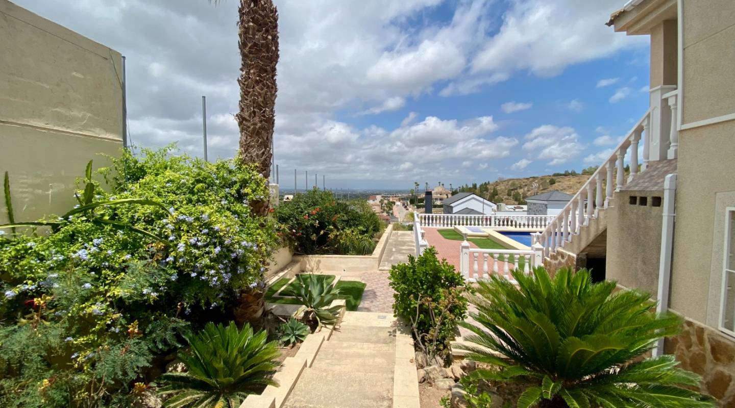 Resale - Villa  - Algorfa - Alicante