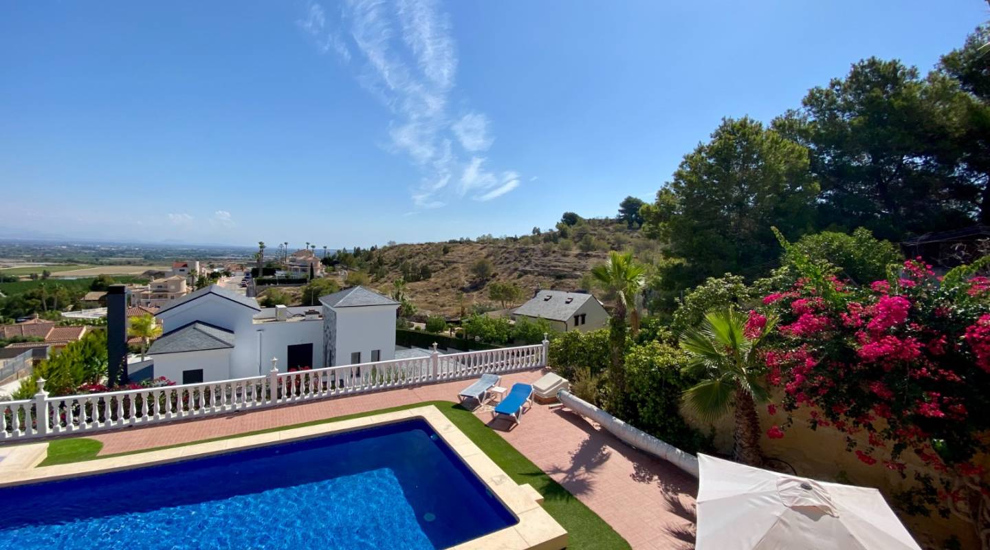 Resale - Villa  - Algorfa - Alicante