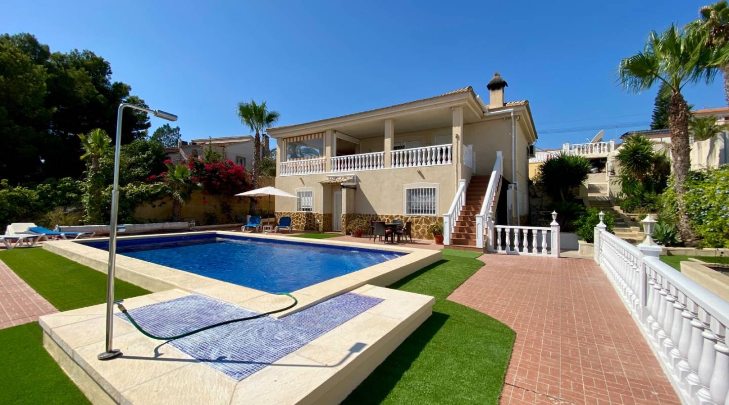 Resale - Villa  - Algorfa - Alicante