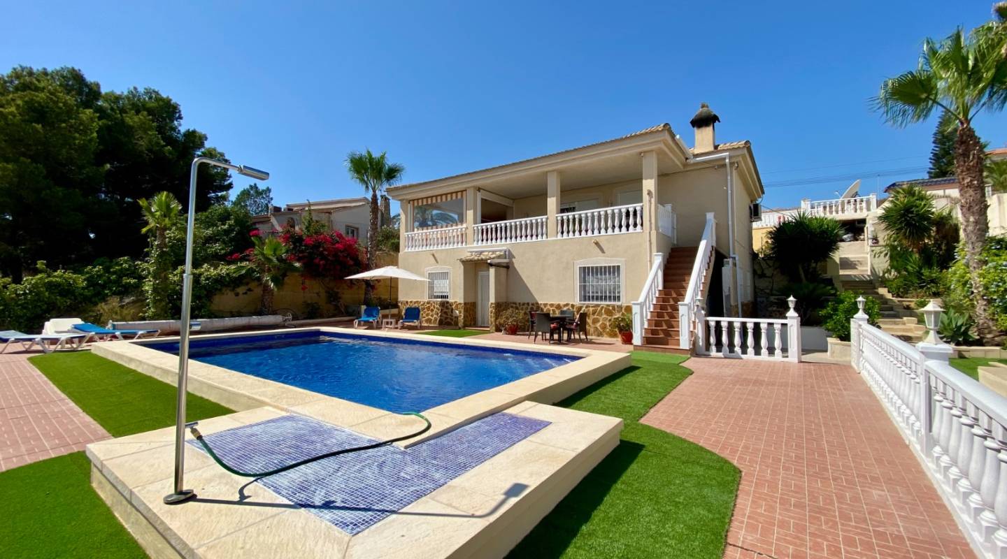 Resale - Villa  - Algorfa - Alicante