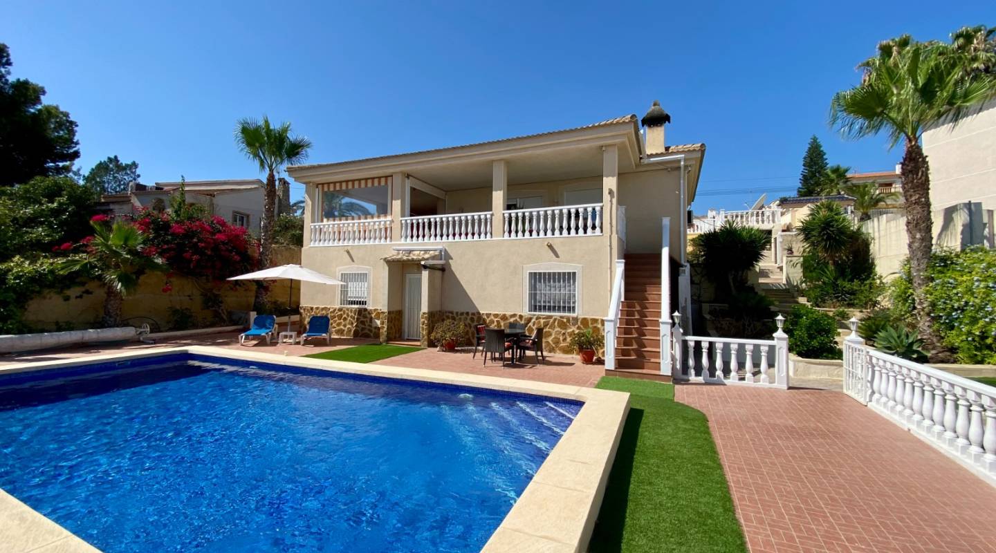 Resale - Villa  - Algorfa - Alicante