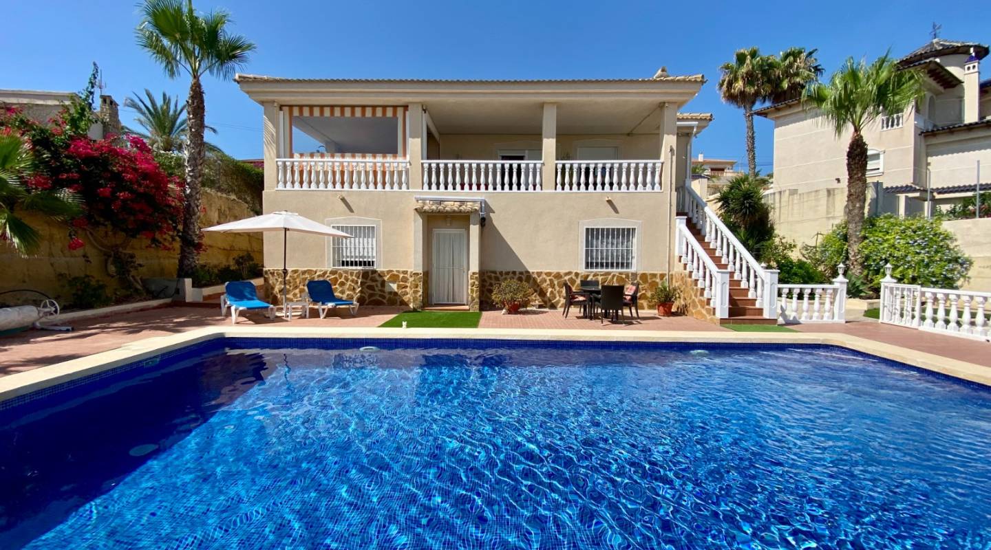 Resale - Villa  - Algorfa - Alicante