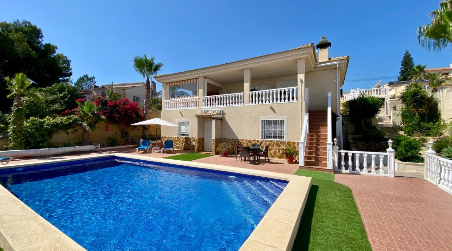 Resale - Villa  - Algorfa - Alicante