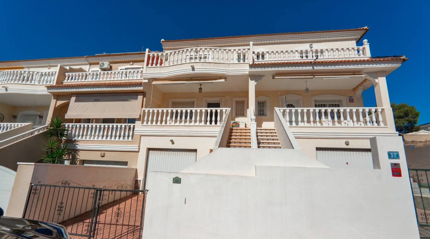 Resale - Townhouse - Ciudad Quesada