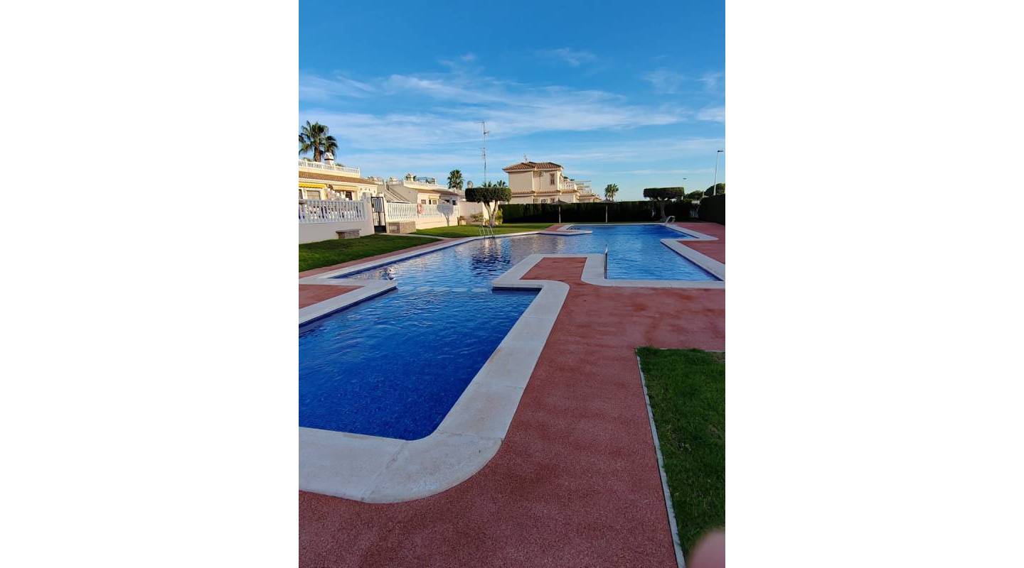 Resale - Villa  - Villamartin - Los Dolses