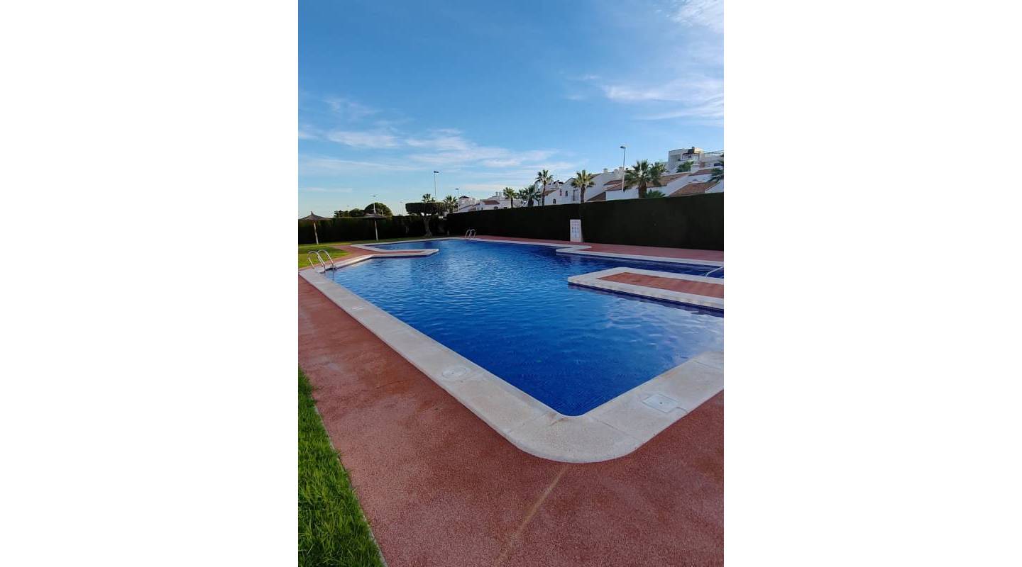 Resale - Villa  - Villamartin - Los Dolses