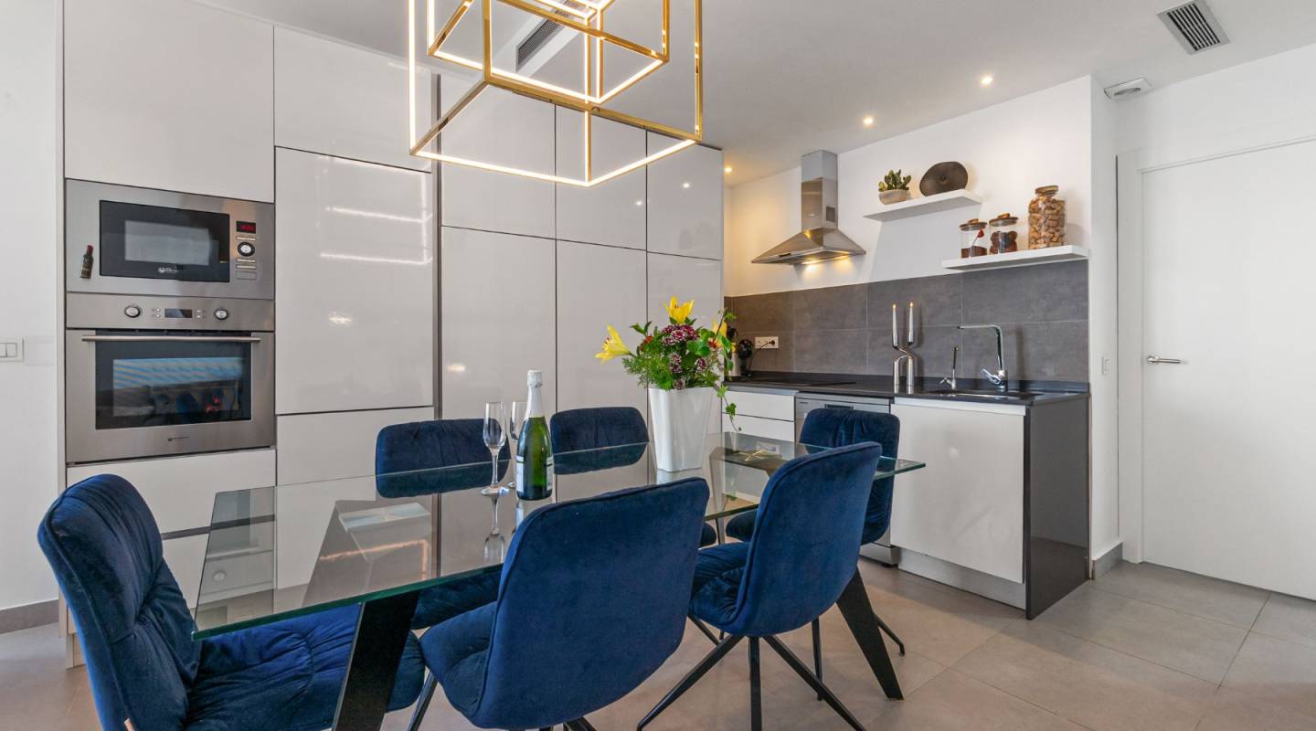 Resale - Villa  - Orihuela Costa - Villamartin