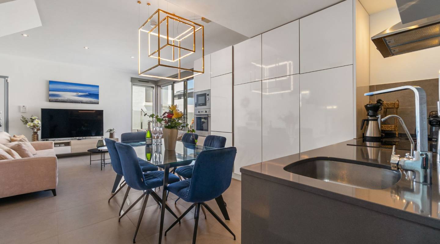 Resale - Villa  - Orihuela Costa - Villamartin