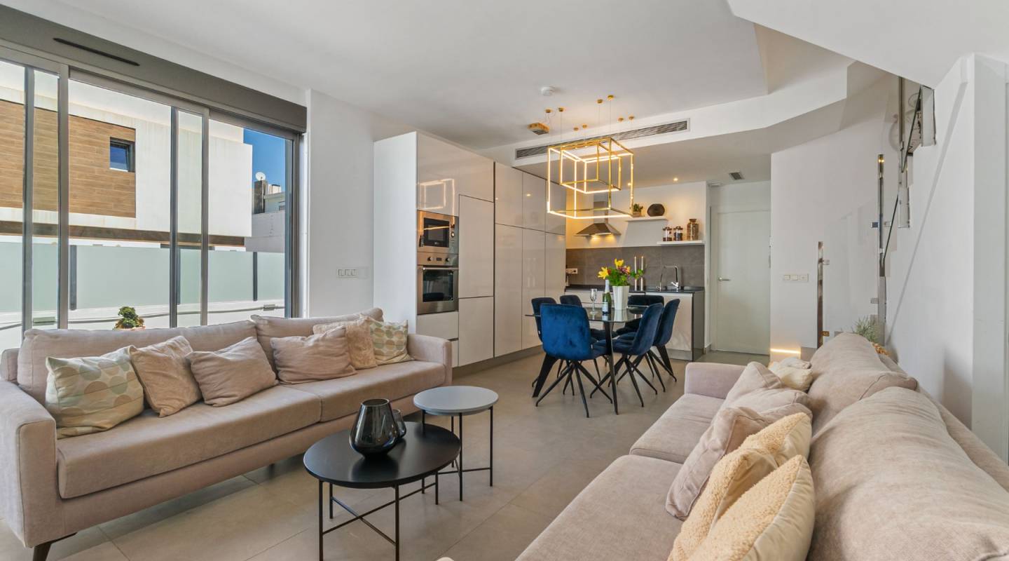 Resale - Villa  - Orihuela Costa - Villamartin