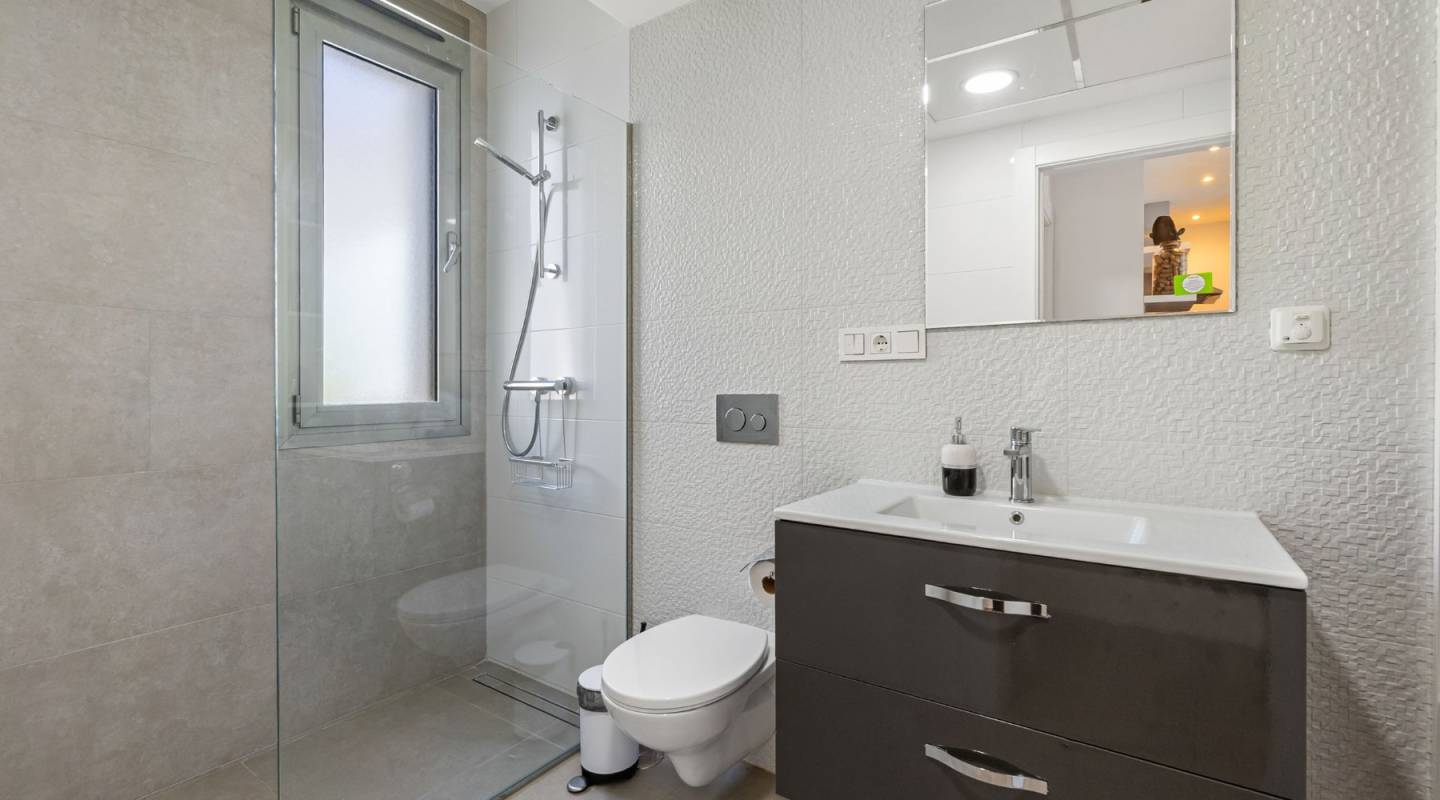 Resale - Villa  - Orihuela Costa - Villamartin