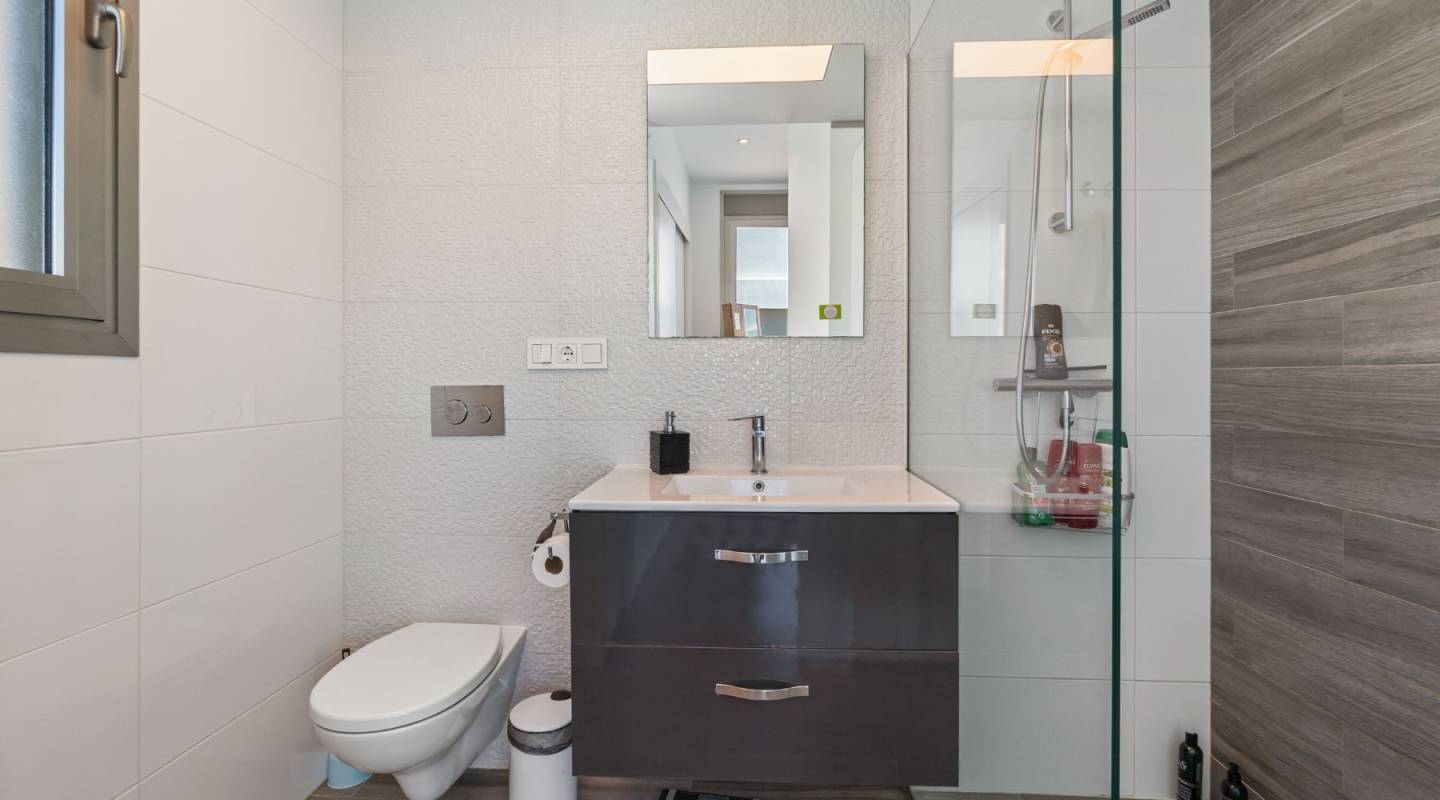 Resale - Villa  - Orihuela Costa - Villamartin