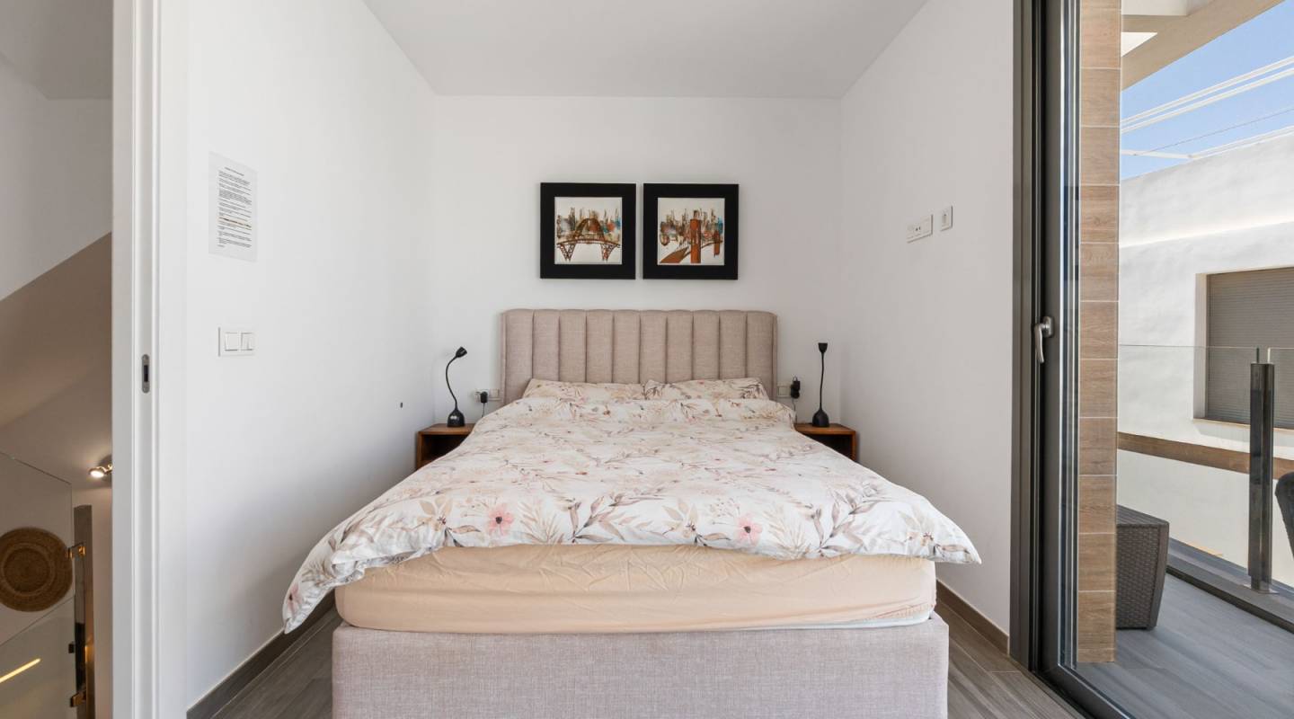 Resale - Villa  - Orihuela Costa - Villamartin