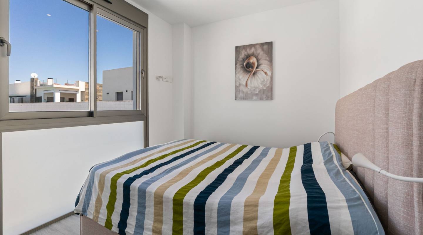 Resale - Villa  - Orihuela Costa - Villamartin