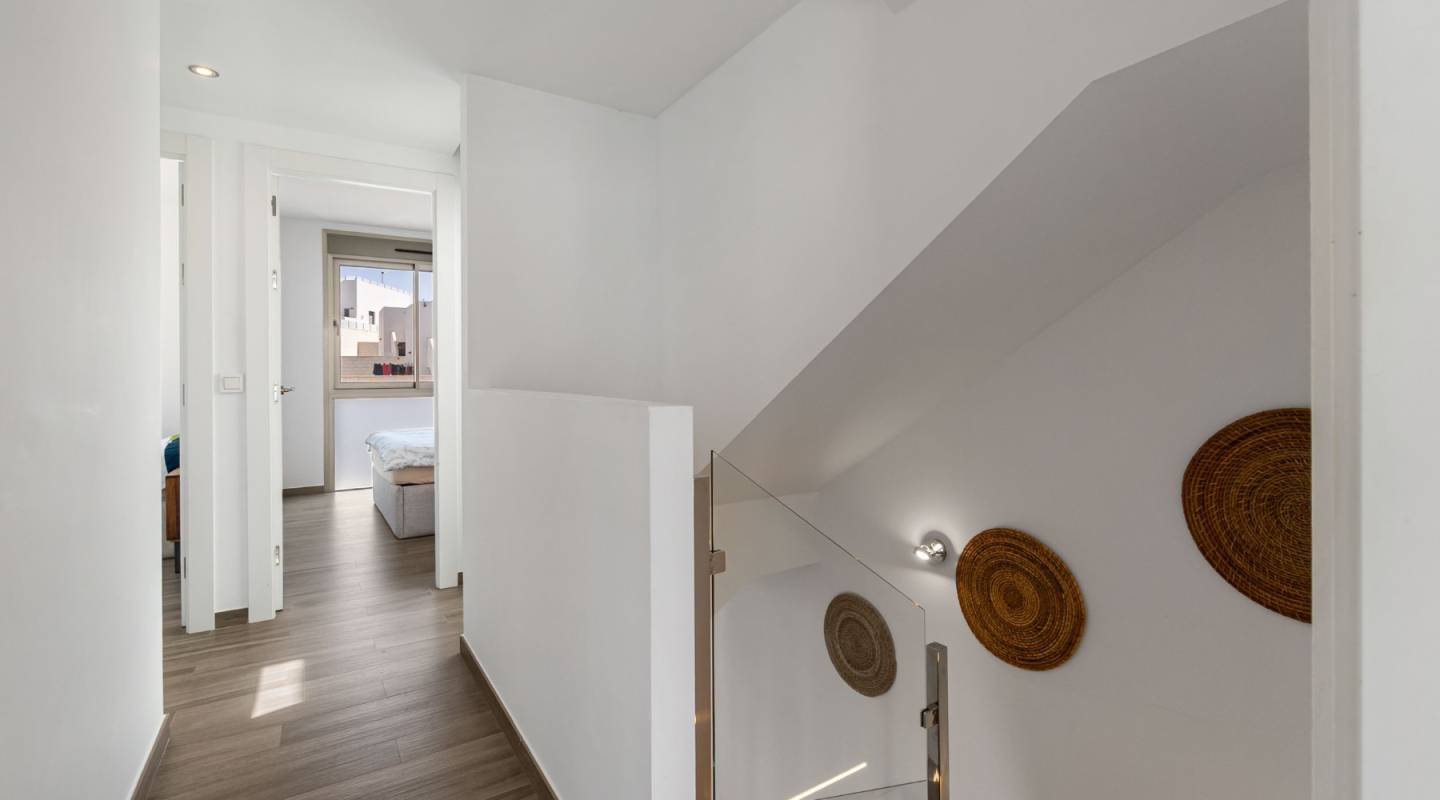 Resale - Villa  - Orihuela Costa - Villamartin