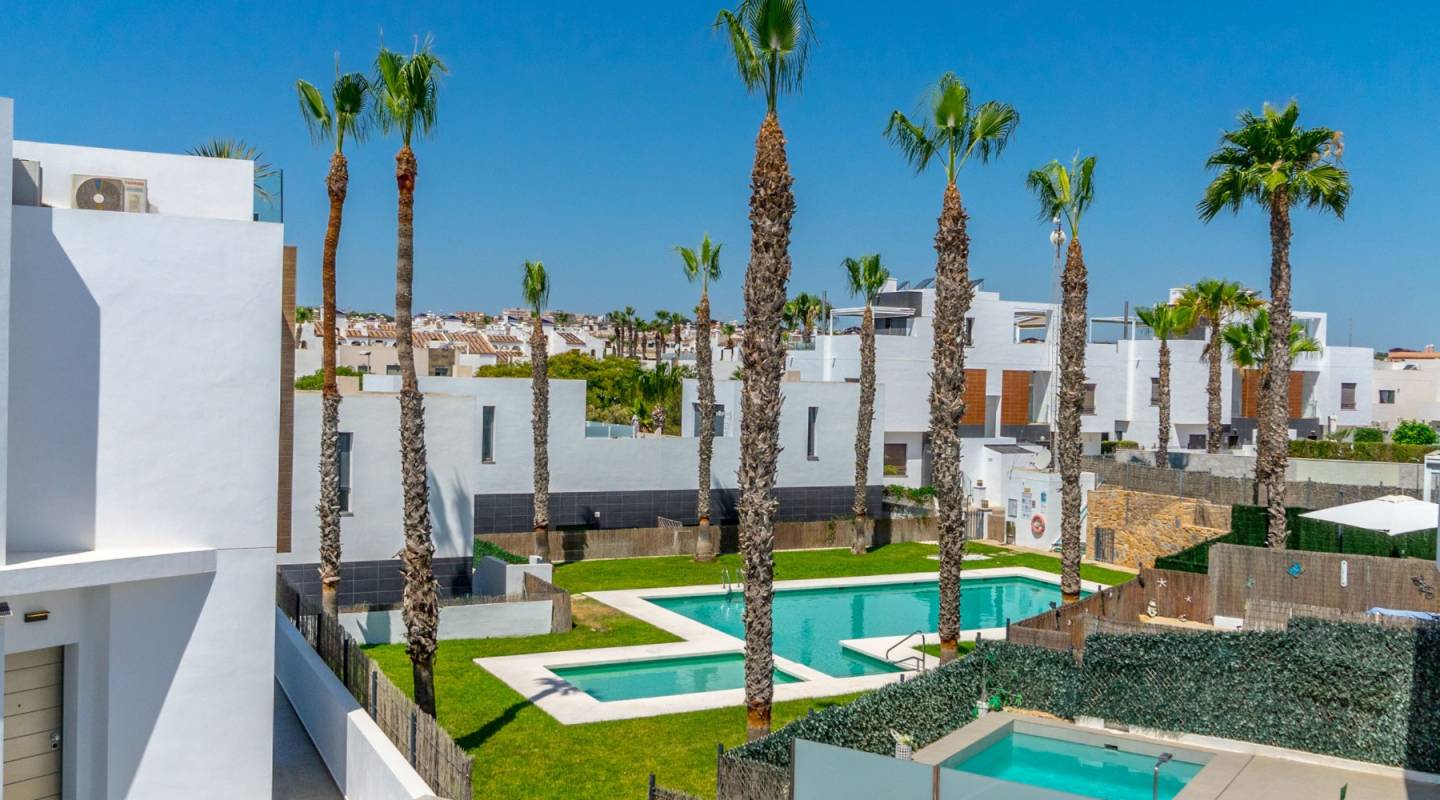 Resale - Villa  - Orihuela Costa - Villamartin