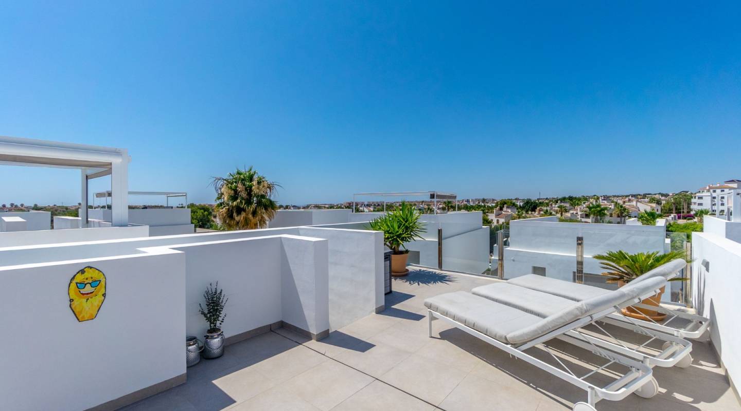 Resale - Villa  - Orihuela Costa - Villamartin
