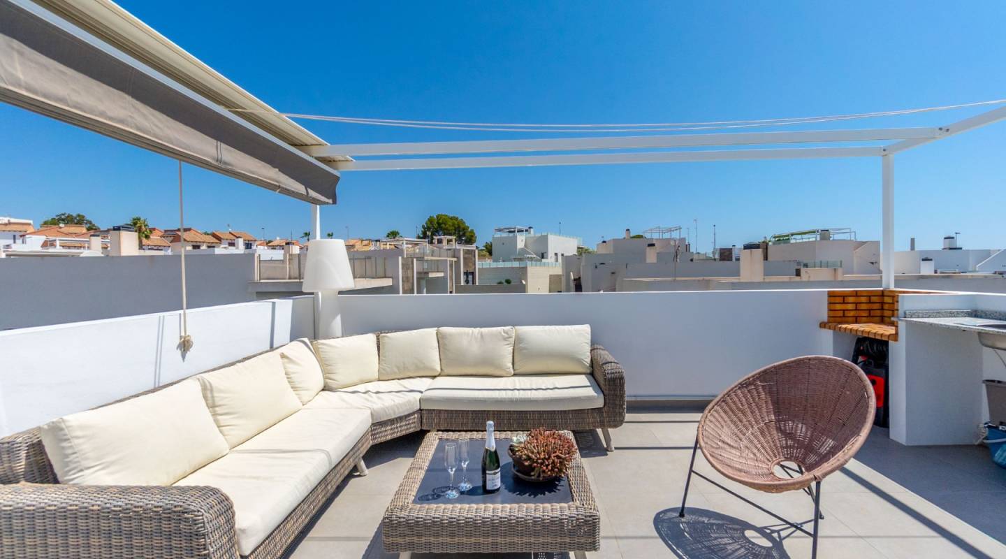 Resale - Villa  - Orihuela Costa - Villamartin