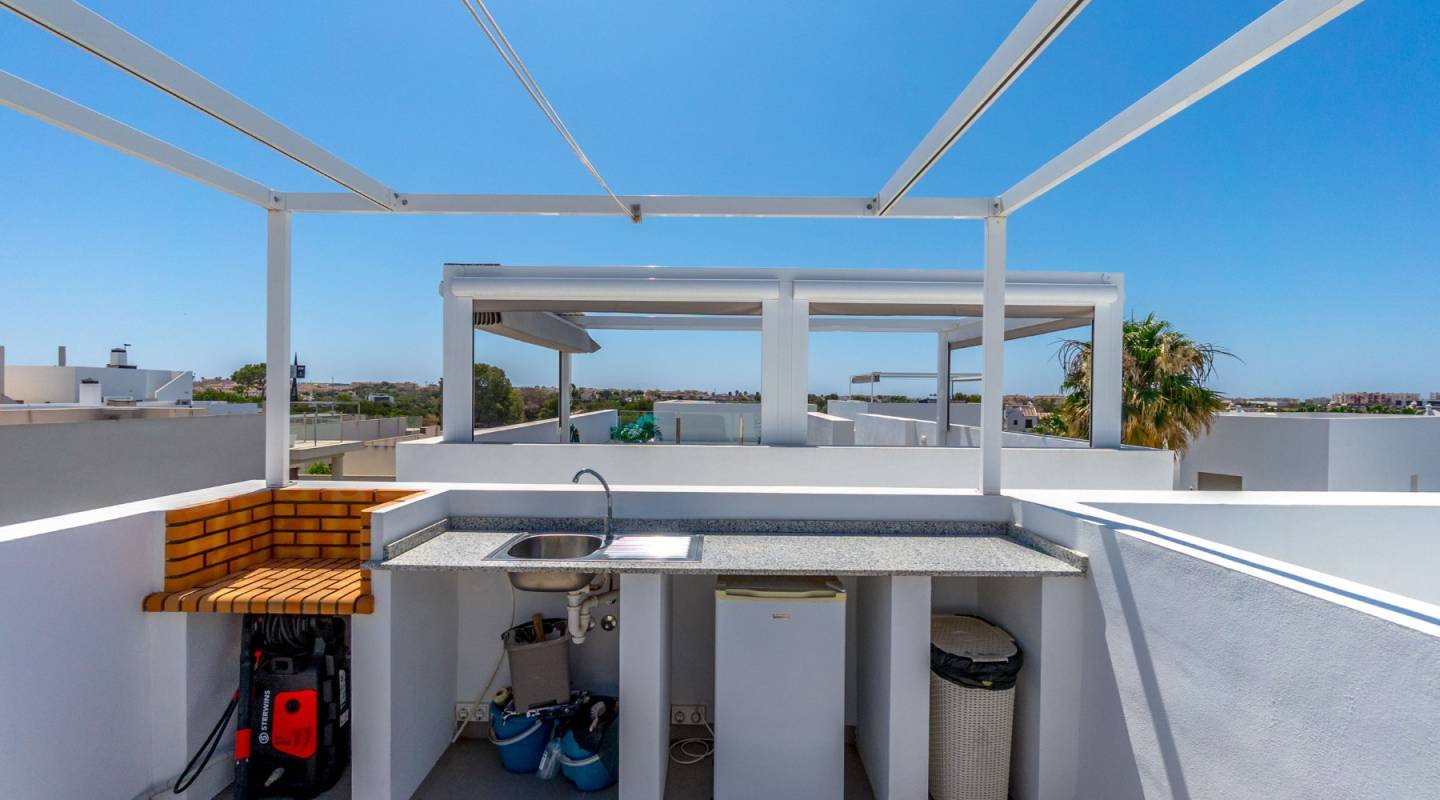 Resale - Villa  - Orihuela Costa - Villamartin