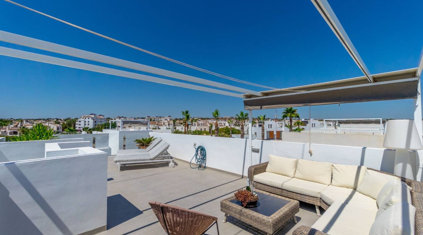 Resale - Villa  - Orihuela Costa - Villamartin