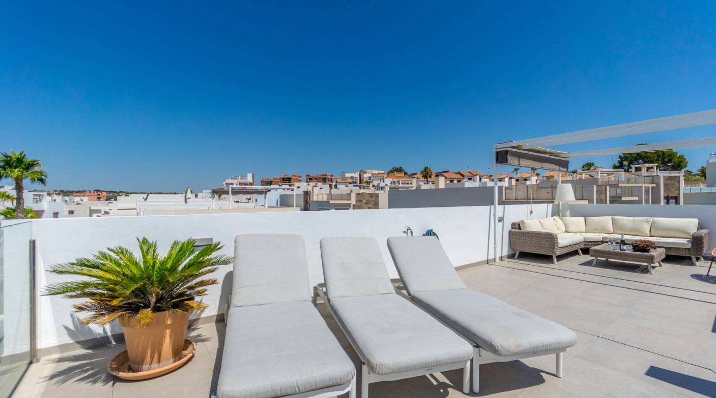 Resale - Villa  - Orihuela Costa - Villamartin