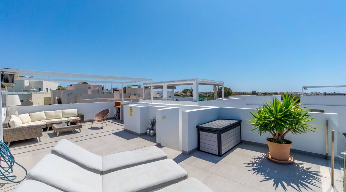 Resale - Villa  - Orihuela Costa - Villamartin