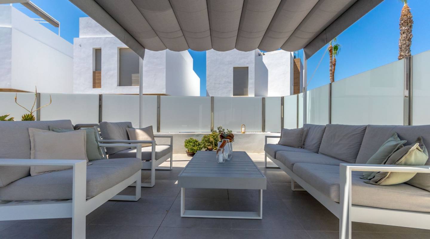 Resale - Villa  - Orihuela Costa - Villamartin