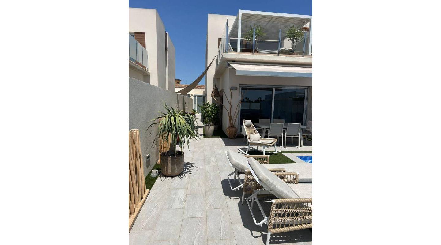 Resale - Villa  - Daya Vieja