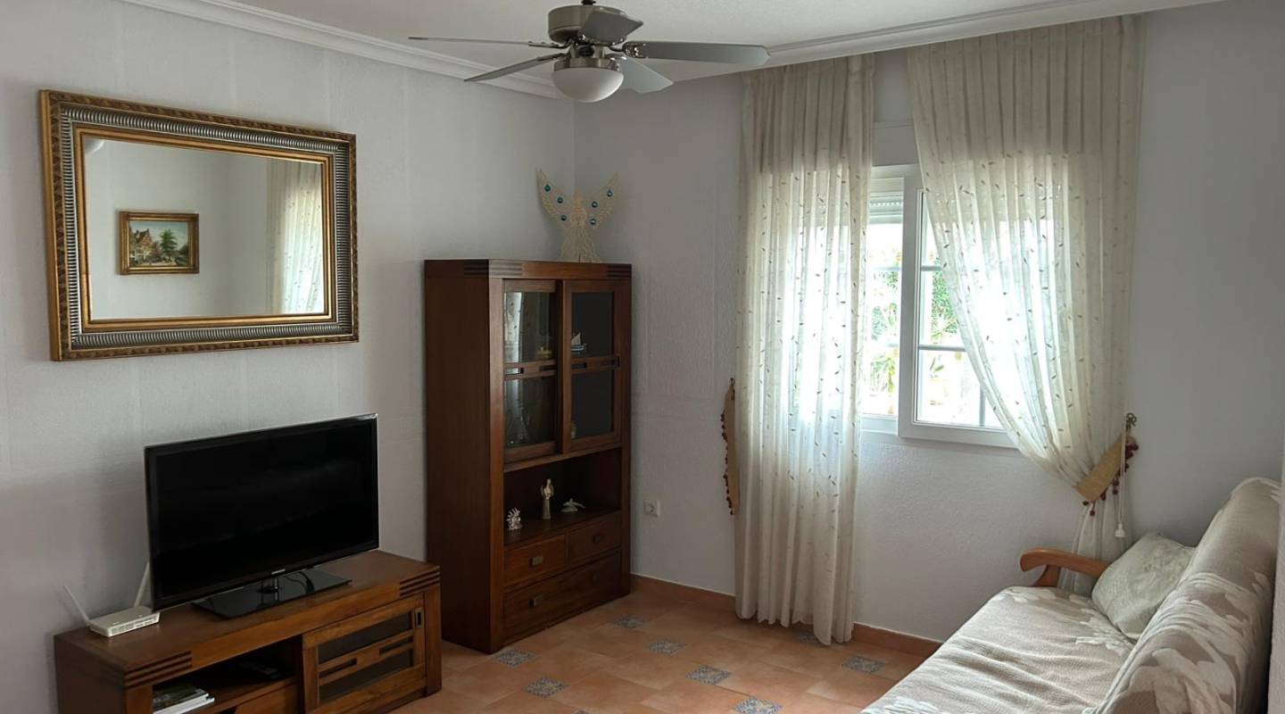 Resale - Villa  - Villamartin - Los Dolses