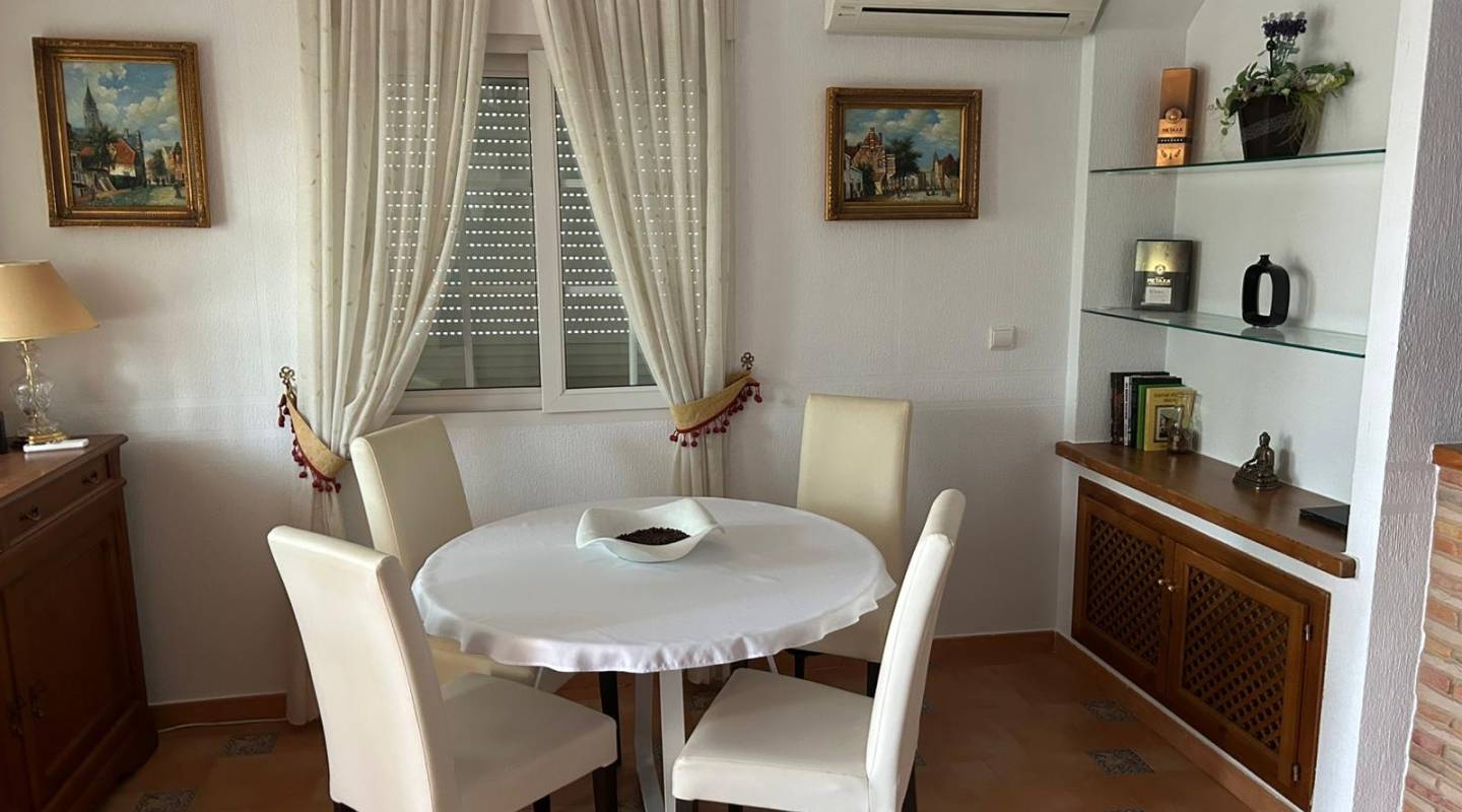 Resale - Villa  - Villamartin - Los Dolses