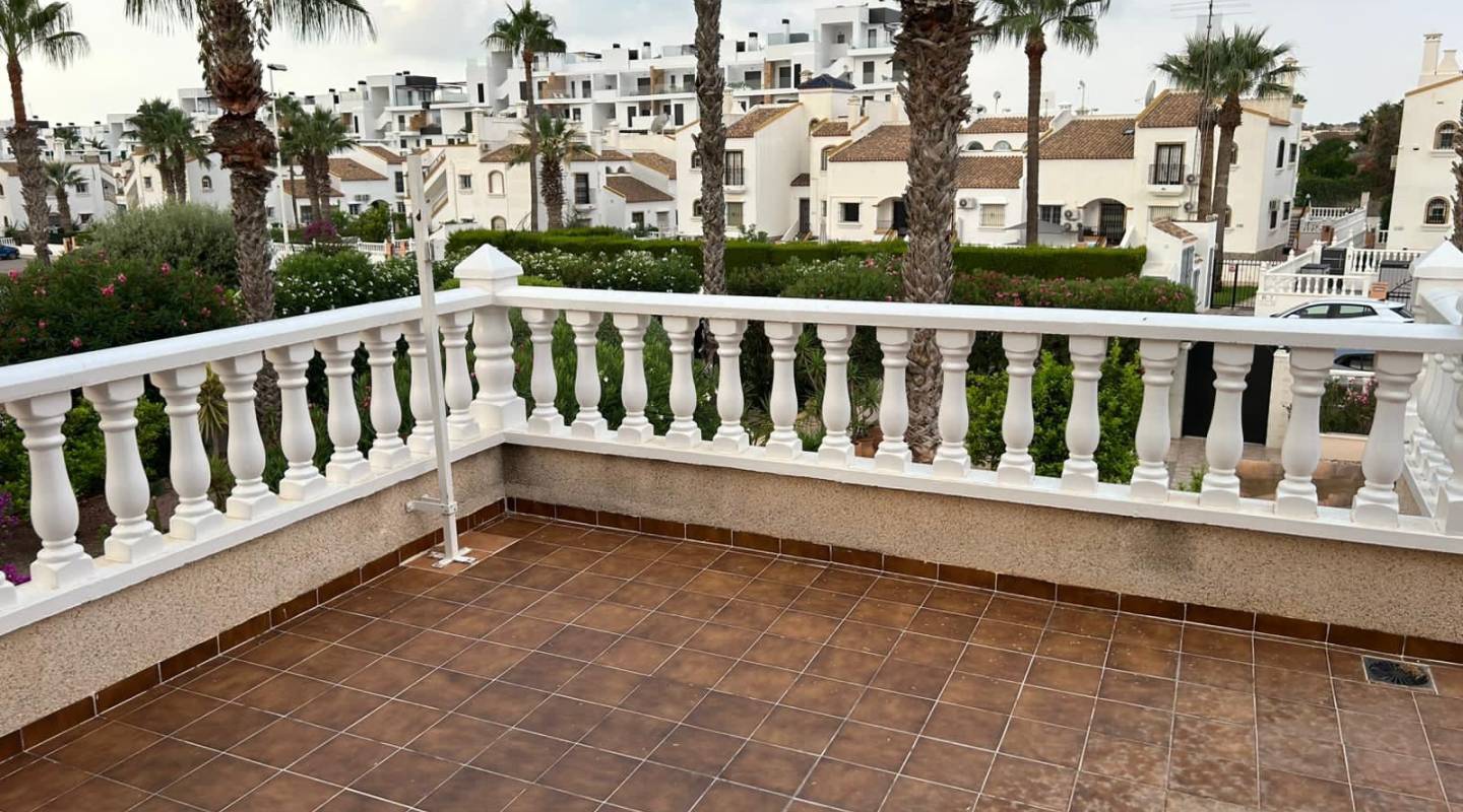 Resale - Villa  - Villamartin - Los Dolses