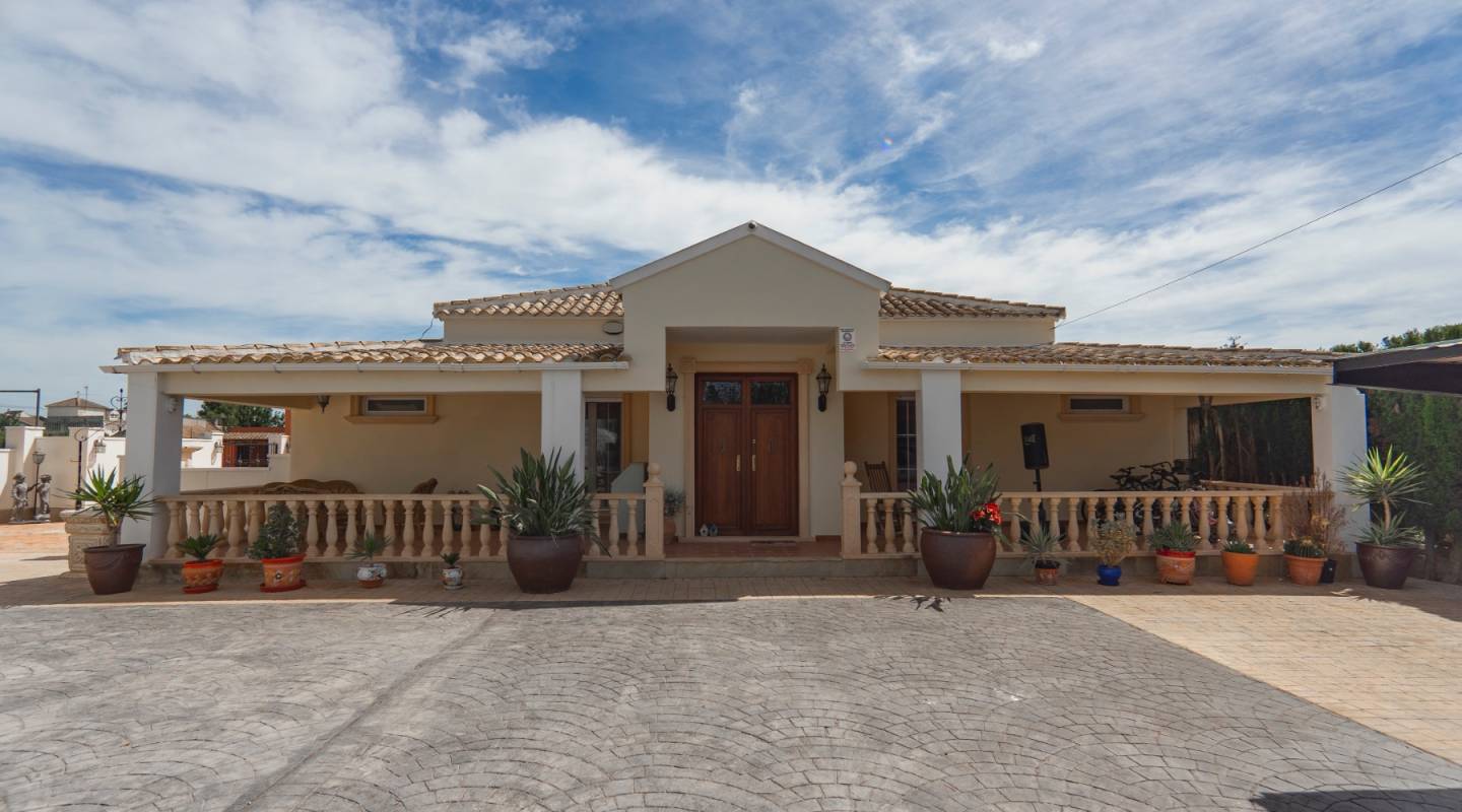 Wiederverkauf - Detached Villa - Heredades