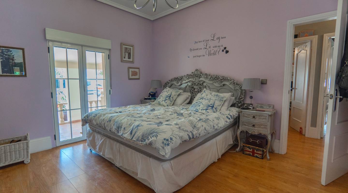 Wiederverkauf - Detached Villa - Heredades