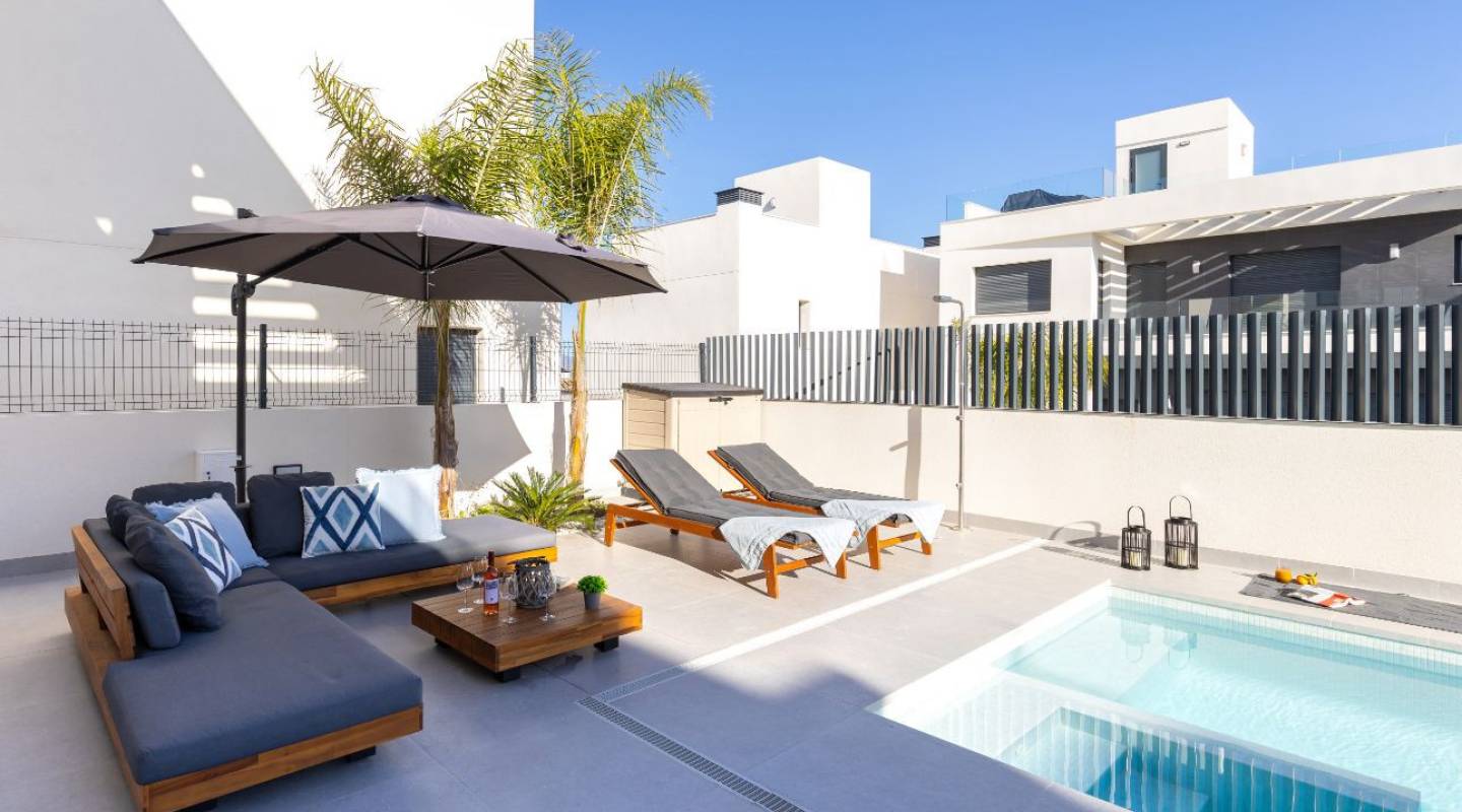 Resale - Villa  - Algorfa - Alicante