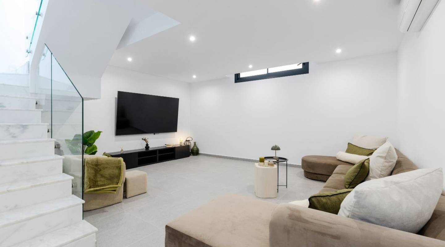 Resale - Villa  - Algorfa - Alicante