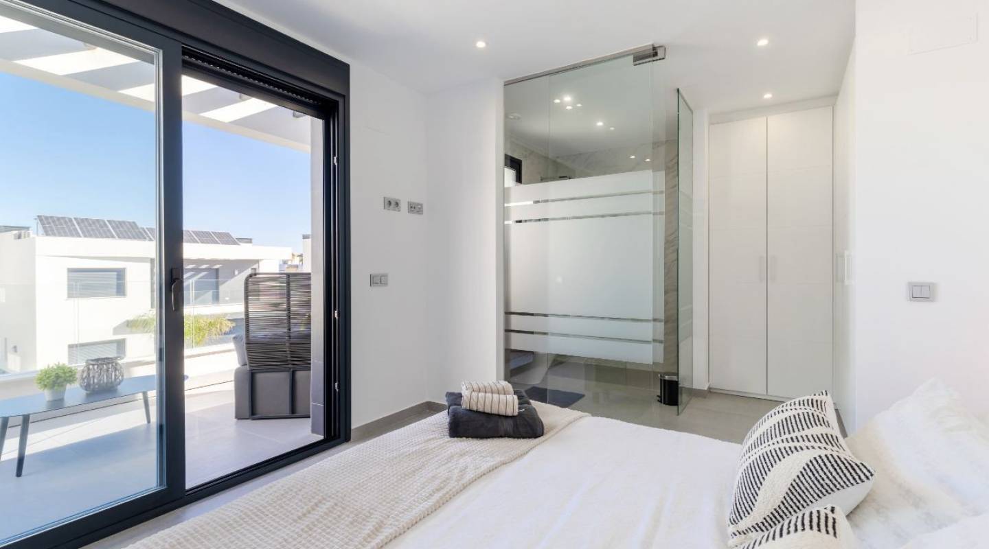 Resale - Villa  - Algorfa - Alicante