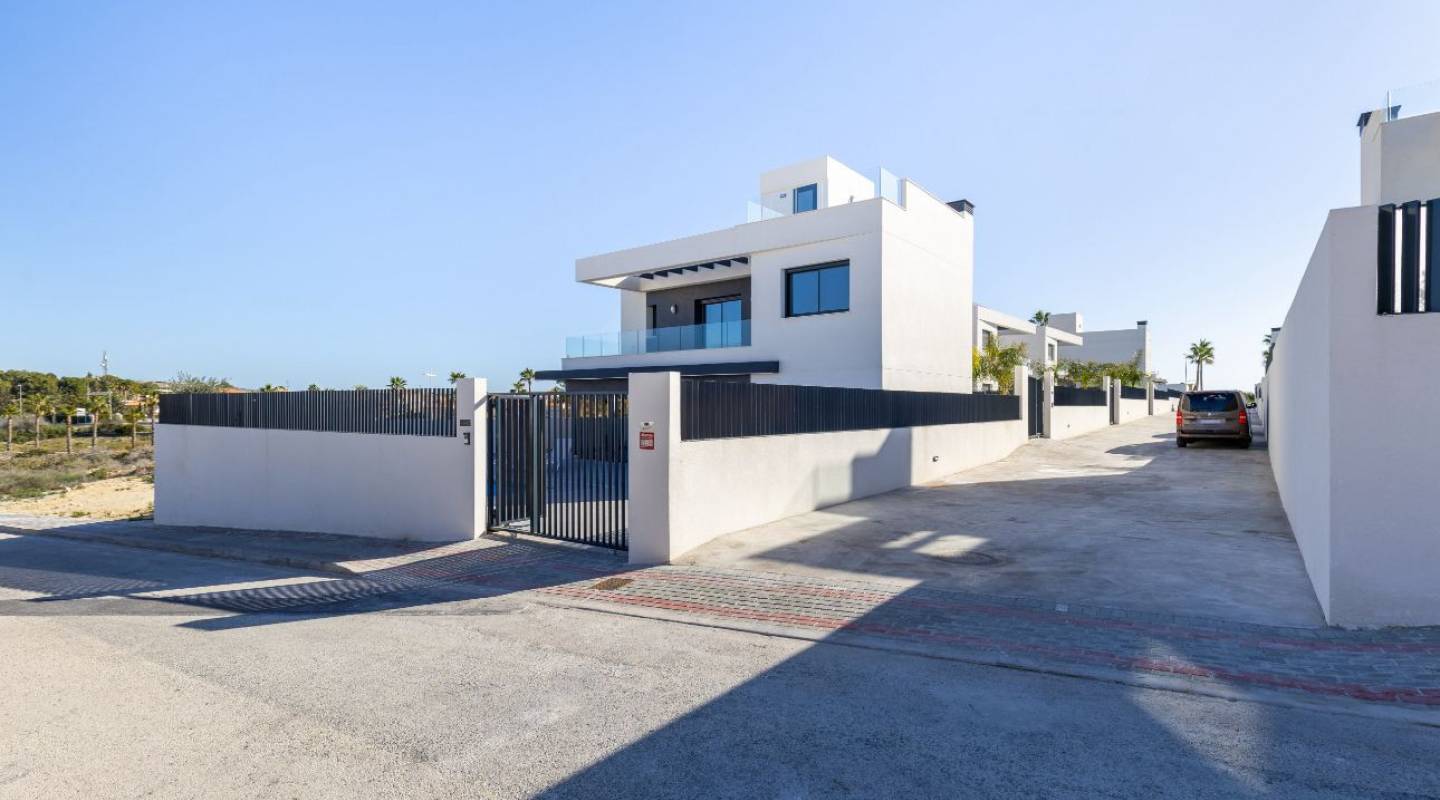 Resale - Villa  - Algorfa - Alicante
