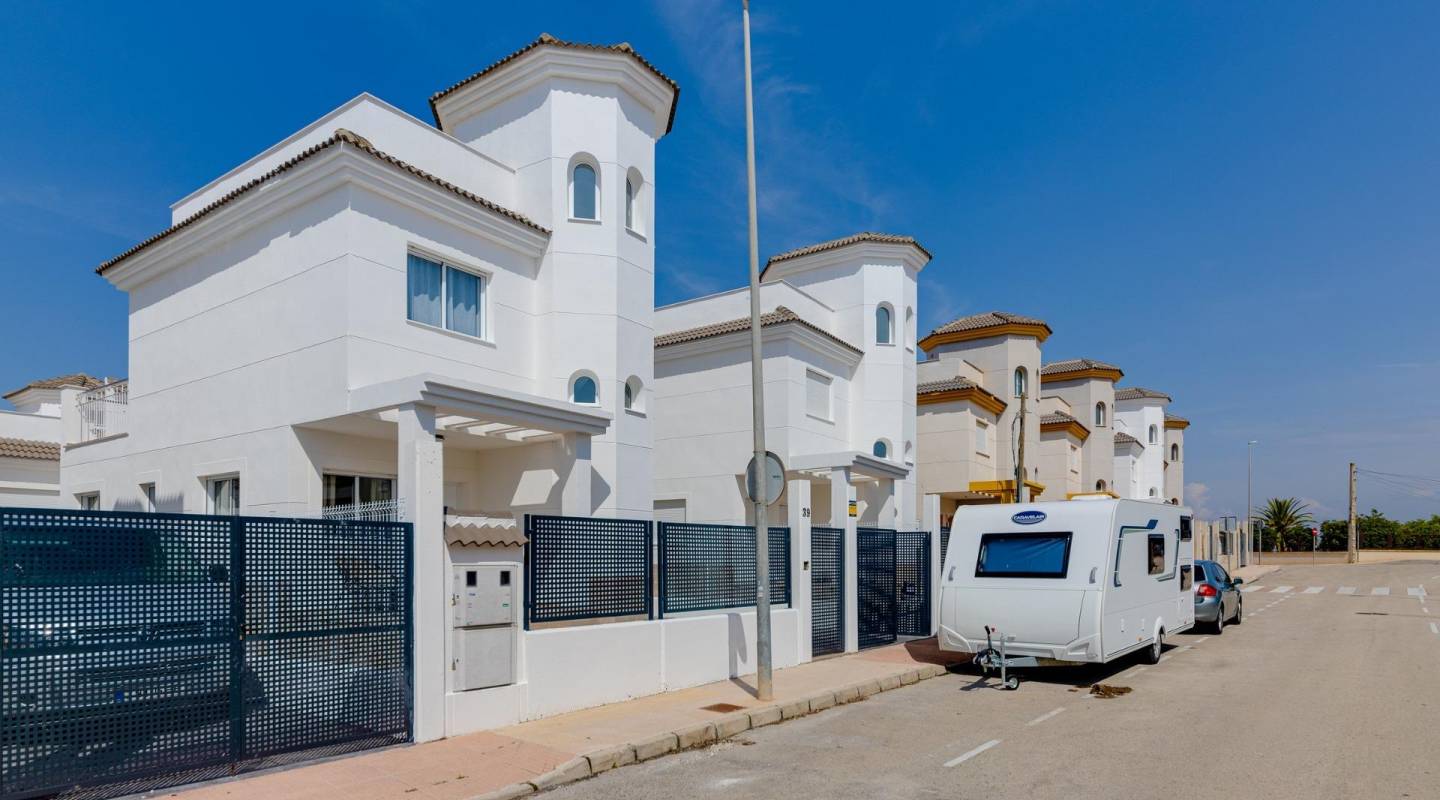 New Build - Villa  - San Fulgencio - El Oasis