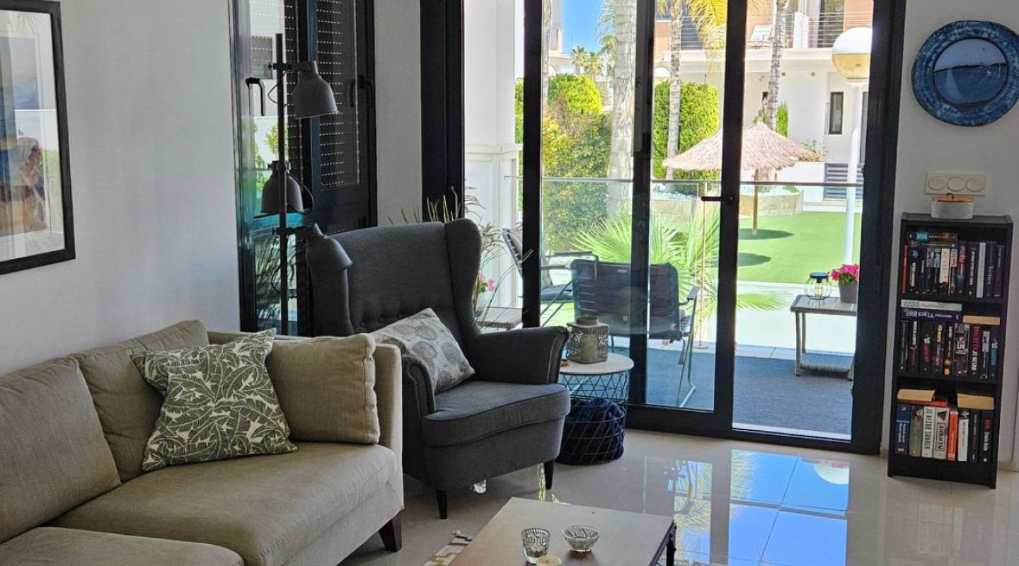 Resale - Townhouse - Ciudad Quesada - Pueblo Bravo