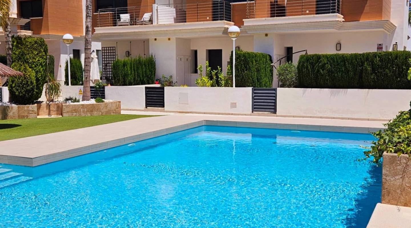 Resale - Townhouse - Ciudad Quesada - Pueblo Bravo