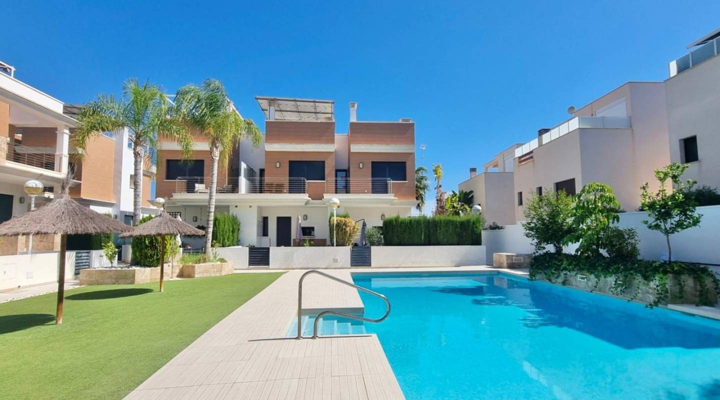 Resale - Semi Detached - Ciudad Quesada - Pueblo Bravo