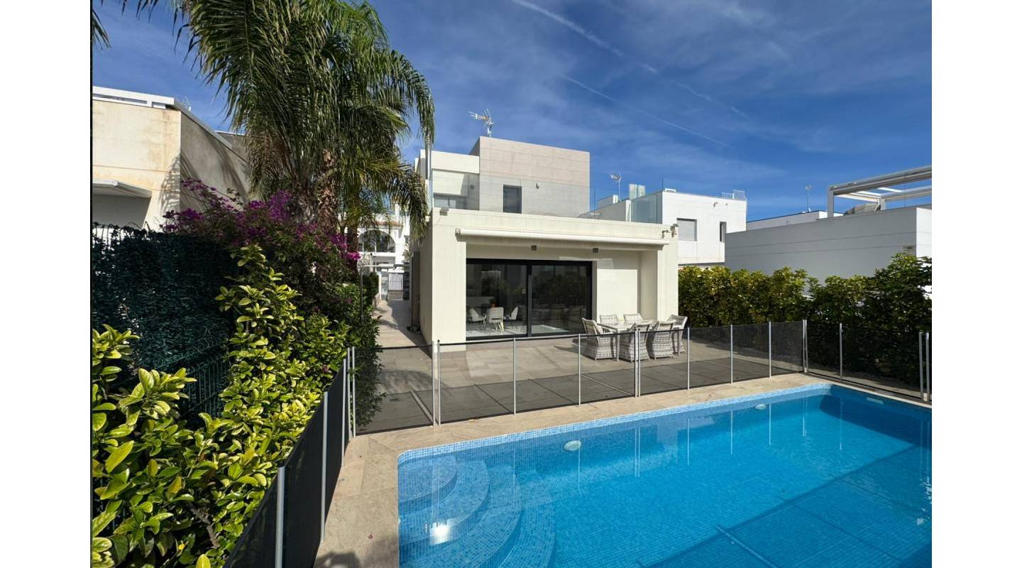 Revente - Villa - Ciudad Quesada - Pueblo Bravo