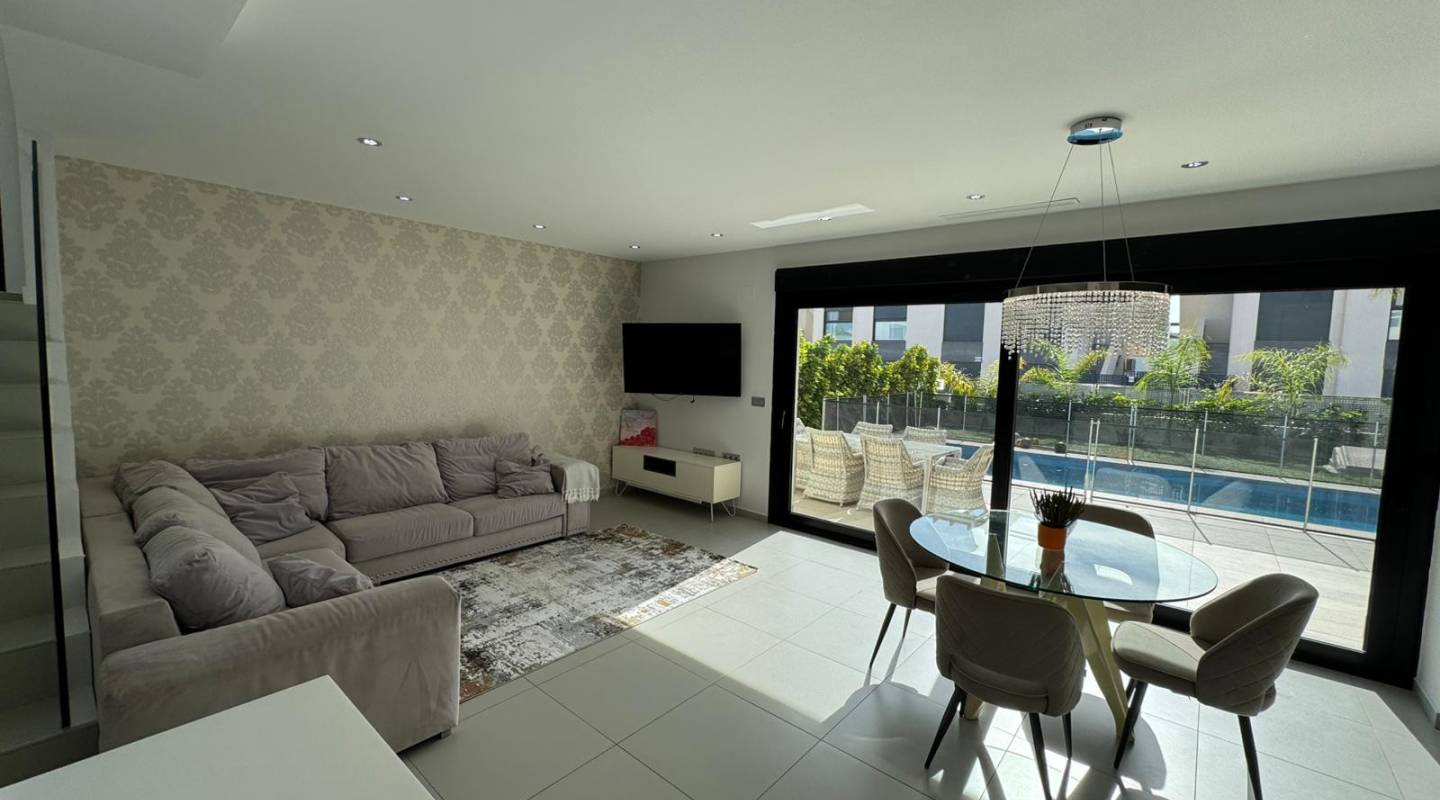 Revente - Villa - Ciudad Quesada - Pueblo Bravo