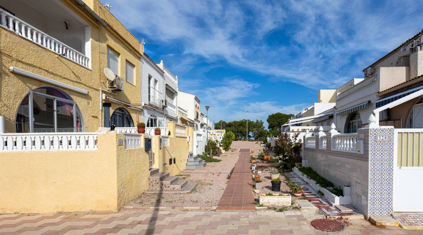 Resale - Terraced house / Townhouse - Torrevieja - La Siesta