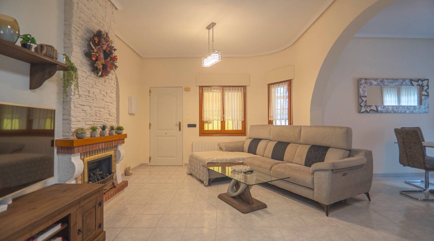 Resale - Villa  - Ciudad Quesada - Pueblo Bravo